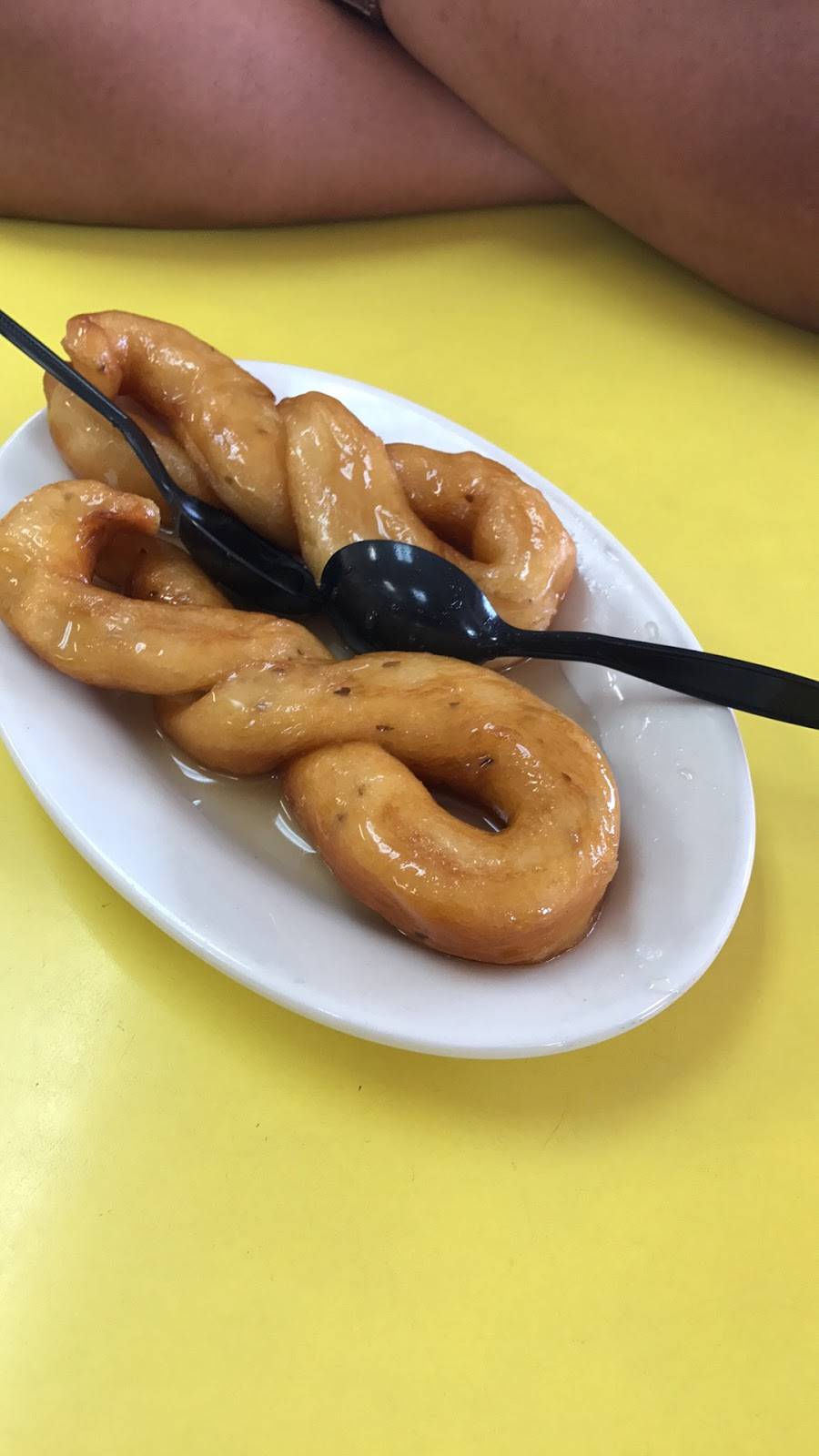 Reys Pizza | restaurant | 1050 E 8th Ave, Hialeah, FL 33010, USA | 3058059959 OR +1 305-805-9959