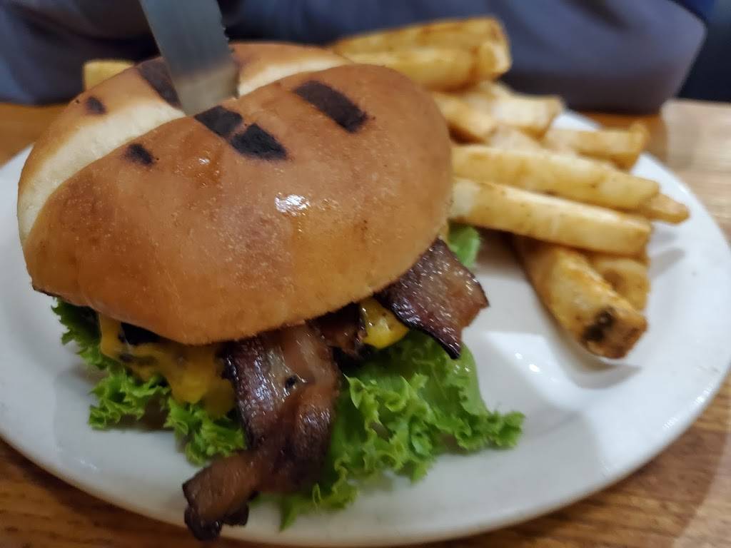 Gordon and Purdys | restaurant | 17136 WA-410, Sumner, WA 98391, USA | 2537504756 OR +1 253-750-4756