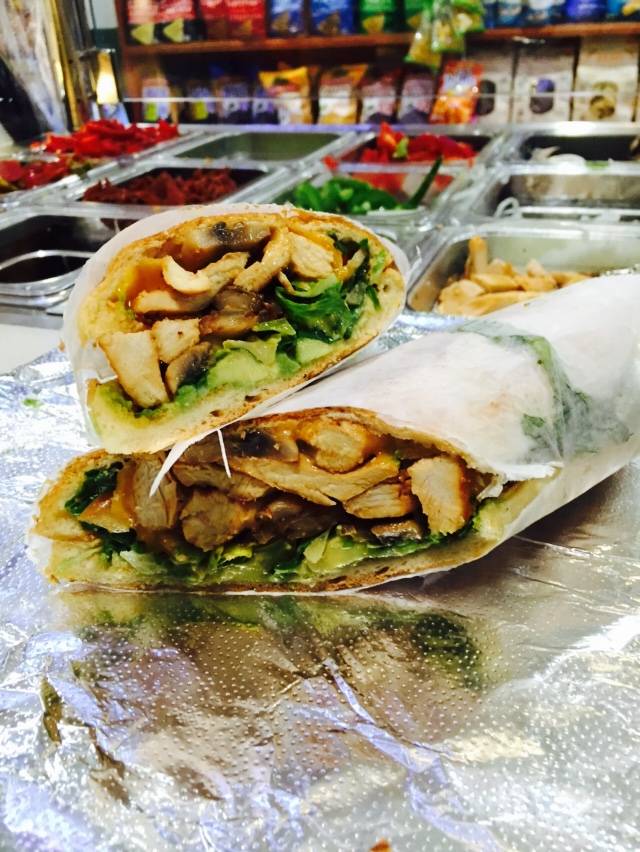 L Stop Gourmet Deli | restaurant | 223 Montrose Ave, Brooklyn, NY 11206, USA | 3478896608 OR +1 347-889-6608