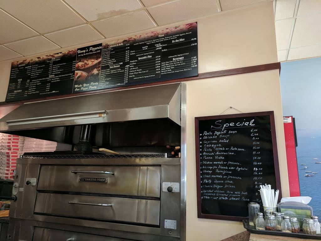 Vinnys Pizzeria & Lnchntt | restaurant | 19901 32nd Ave, Flushing, NY 11358, USA | 7183528447 OR +1 718-352-8447