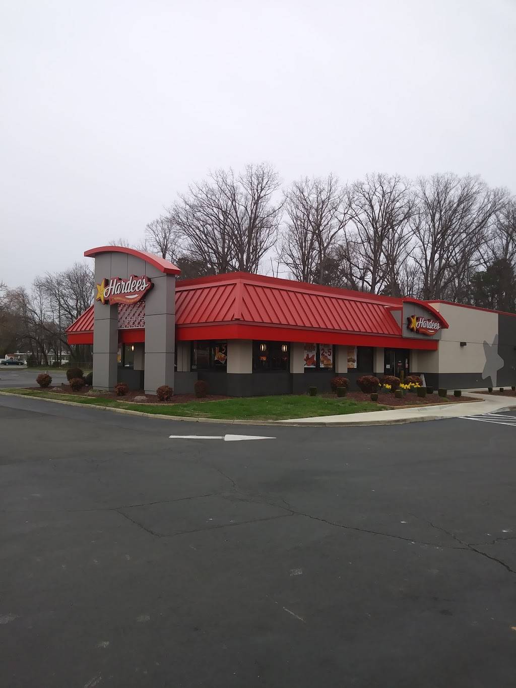 Hardees | restaurant | 1120 E Nine Mile Rd, Highland Springs, VA 23075, USA | 8047371064 OR +1 804-737-1064