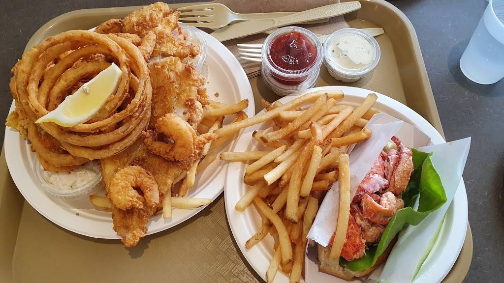 Cookes Seafood - Hyannis | restaurant | 1120 Iyannough Rd, Hyannis, MA 02601, USA | 5087750450 OR +1 508-775-0450