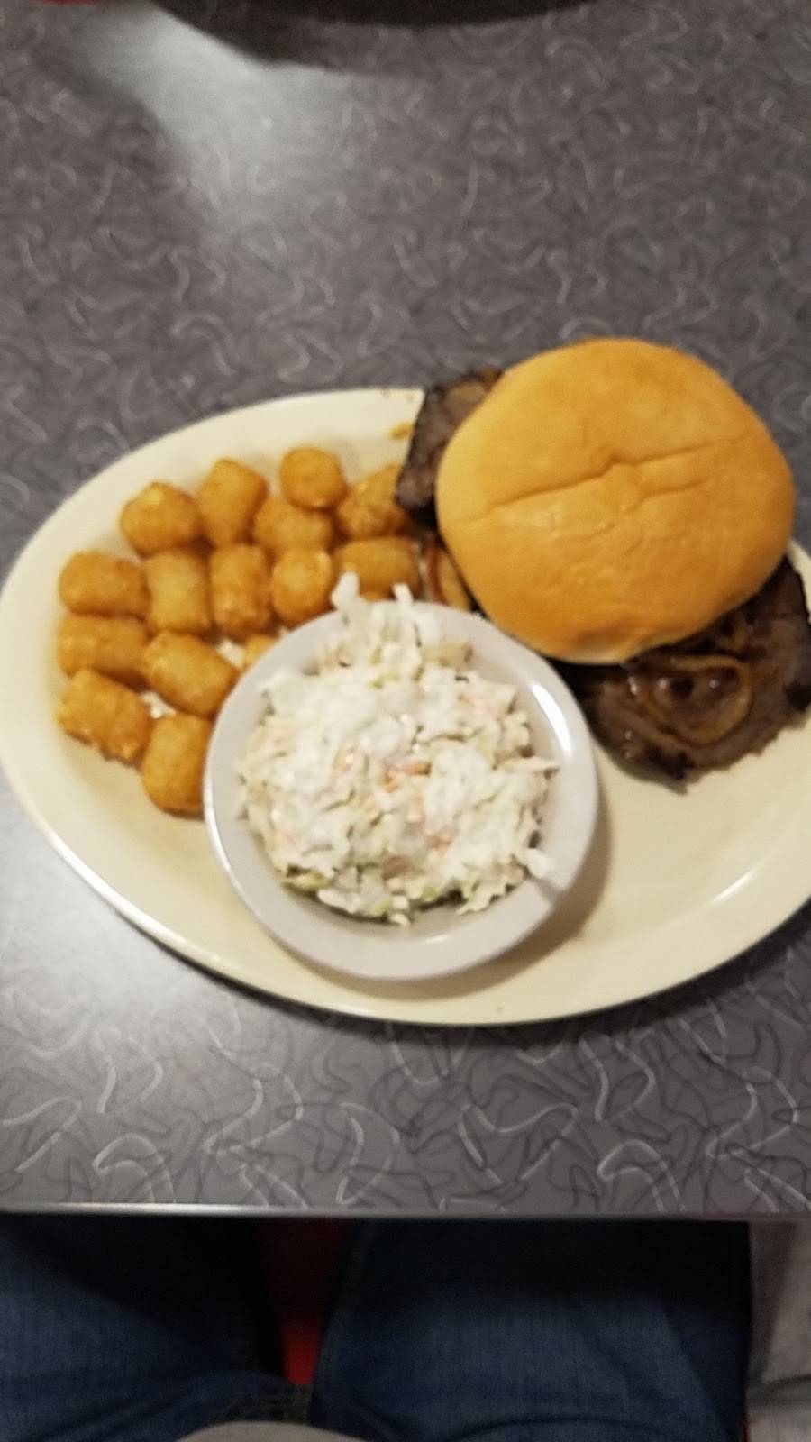 The Raider | restaurant | 817 S Highland St, Williamsburg, IA 52361, USA | 3196681271 OR +1 319-668-1271