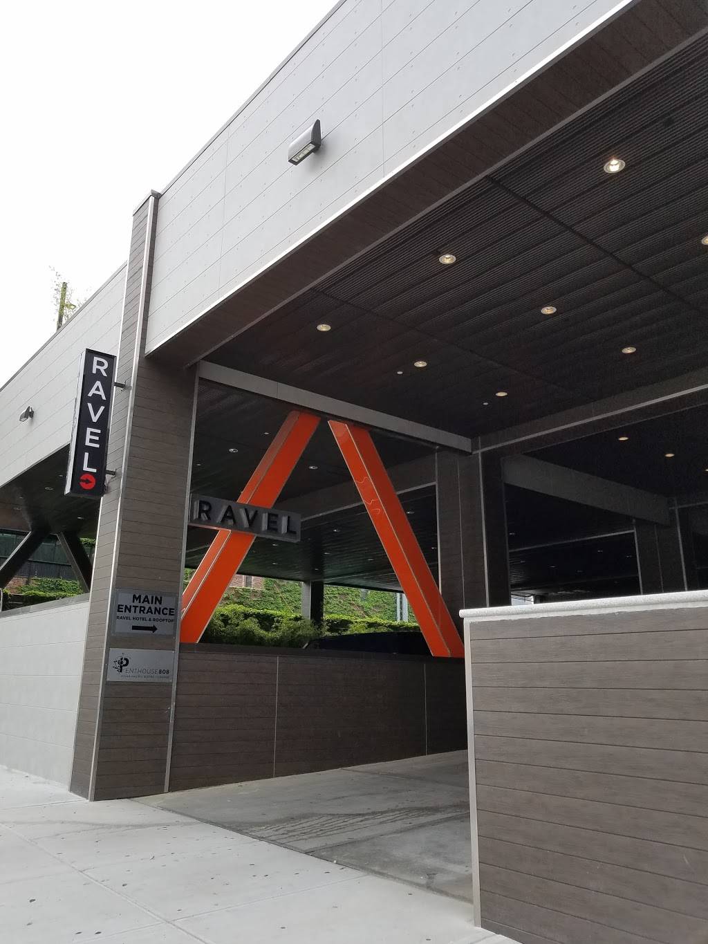 Estate Garden & Grill | restaurant | 8-08 Queens Plaza S, Long Island City, NY 11101, USA | 7182896118 OR +1 718-289-6118