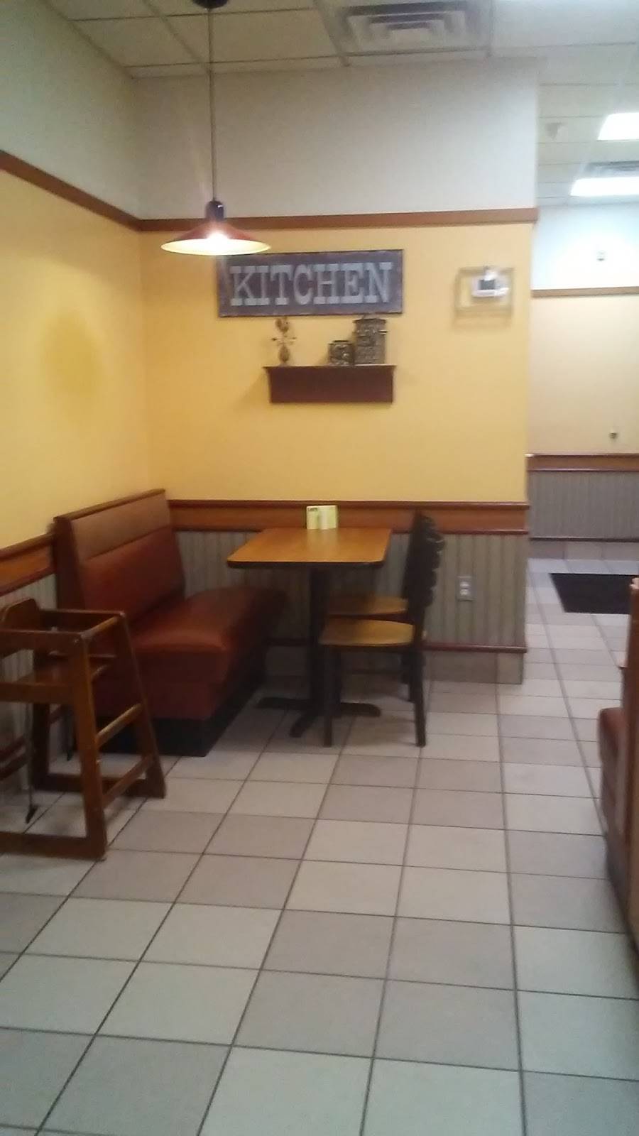 Lees Famous Recipe Chicken - Springfield (Downtown) | restaurant | 410 W Columbia St, Springfield, OH 45504, USA | 9373241938 OR +1 937-324-1938