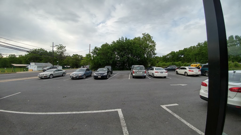 Eddies Carryout | meal takeaway | 9116 Livingston Rd, Fort Washington, MD 20744, USA | 3012651808 OR +1 301-265-1808