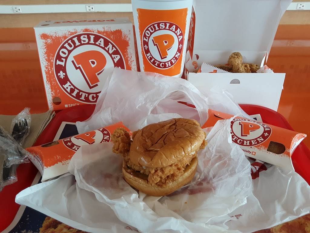 Popeyes Louisiana Kitchen | restaurant | 4801 Clinton Hwy, Knoxville, TN 37912, USA | 8652008176 OR +1 865-200-8176