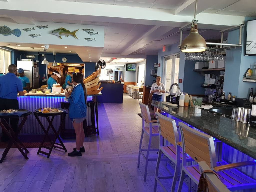 Beach Bar at Newport Pier | restaurant | 16501 Collins Ave, Sunny Isles Beach, FL 33160, USA | 3059571110 OR +1 305-957-1110