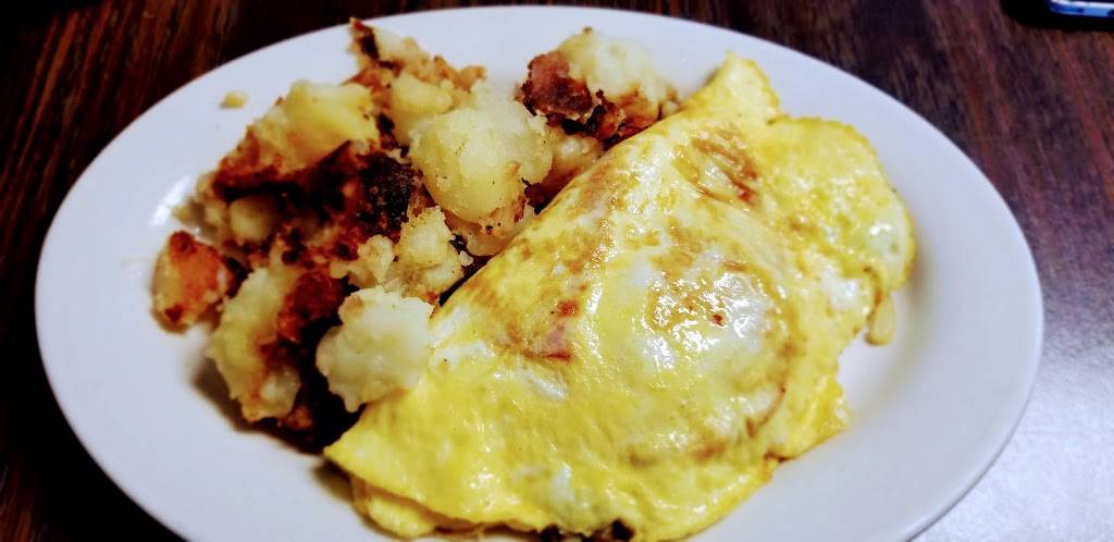 Ginas Place | restaurant | 21930 Lorain Rd, Cleveland, OH 44126, USA | 4403316082 OR +1 440-331-6082