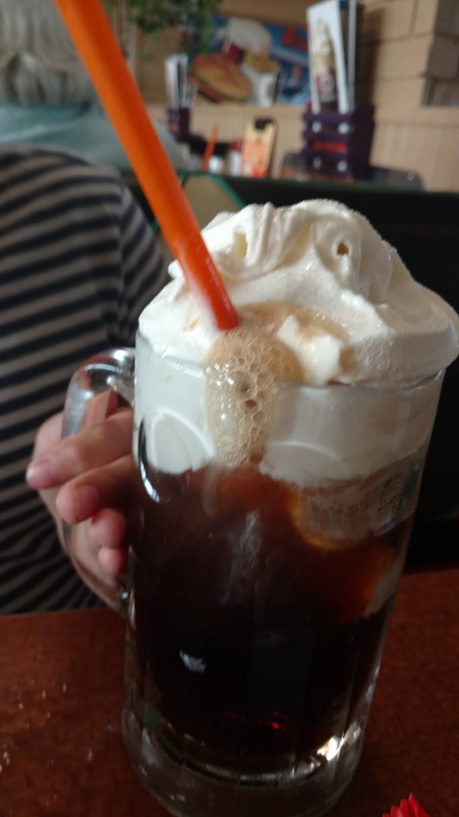 A&W Grand Ledge Restaurant | restaurant | 525 W Saginaw Hwy, Grand Ledge, MI 48837, USA | 5176277800 OR +1 517-627-7800