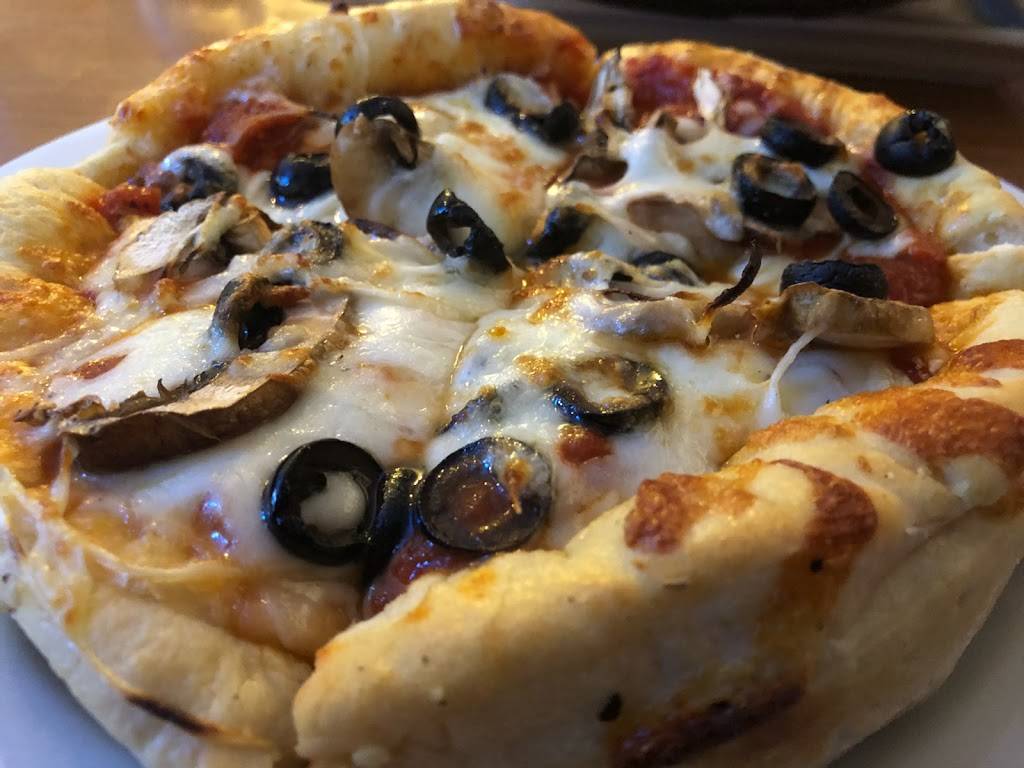 Mama Meas Pizza & More | restaurant | 1314 Donelson Pkwy, Dover, TN 37058, USA | 9312326500 OR +1 931-232-6500