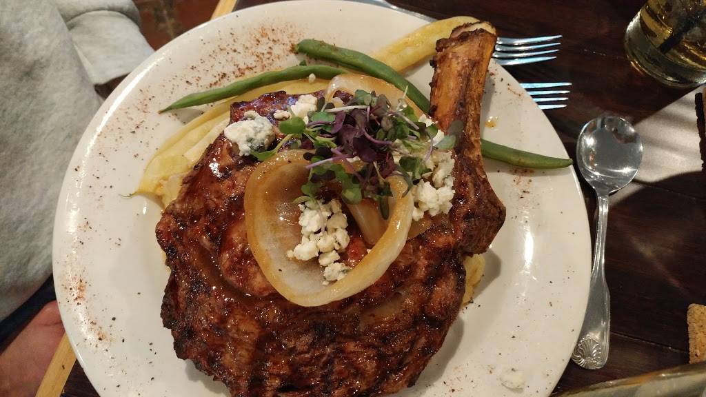 Lakewood Inn Restaurant | restaurant | 76 Theater Rd, Madison, ME 04950, USA | 2078584403 OR +1 207-858-4403