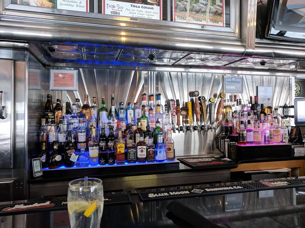 Dunning Street Station | restaurant | 2853 State Hwy 9, Malta, NY 12020, USA | 5185872000 OR +1 518-587-2000