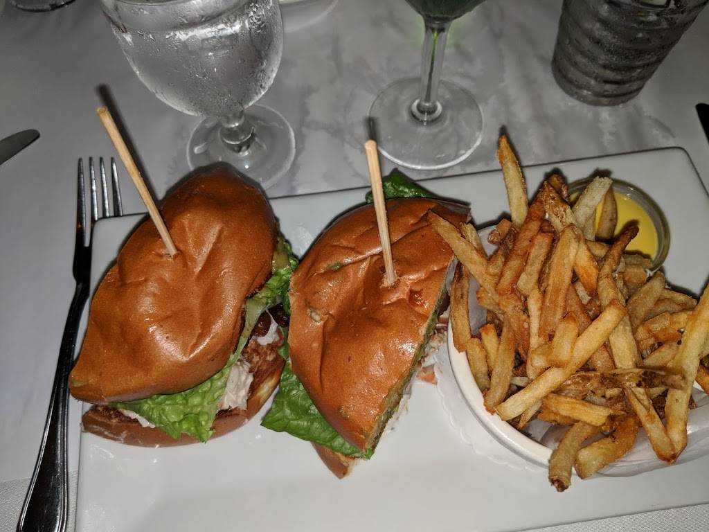 Harbor Bistro | restaurant | 313 Three Mile Harbor Hog Creek Rd, East Hampton, NY 11937, USA | 6313247300 OR +1 631-324-7300