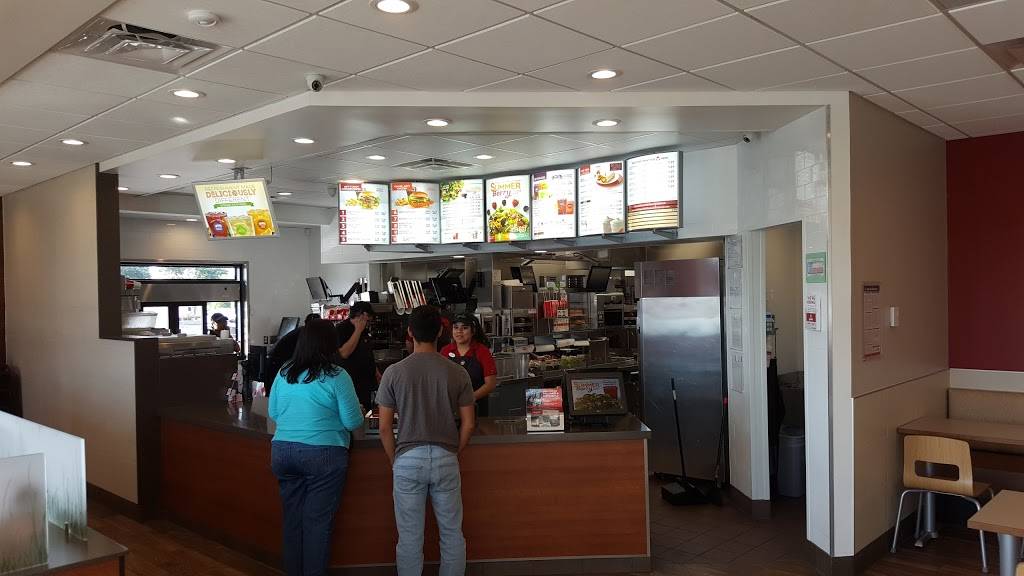 Wendys | restaurant | 11652 Bandera Rd Ste 106, San Antonio, TX 78250, USA | 2105212573 OR +1 210-521-2573