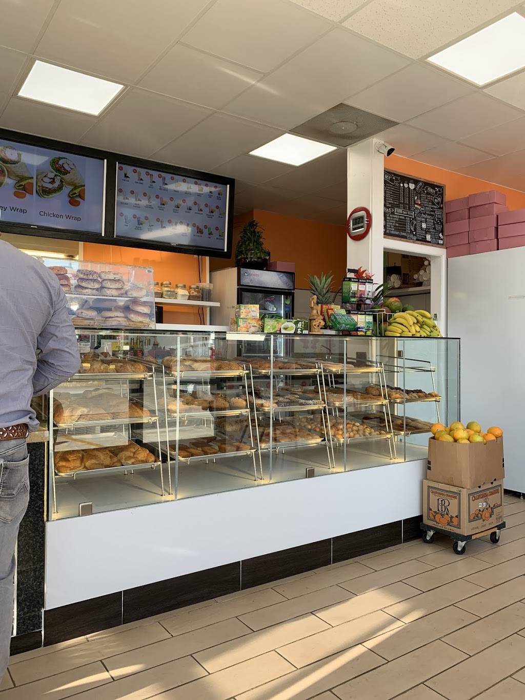 SC Coffee & Donuts | restaurant | 5957 Laurel Canyon Blvd, Valley Village, CA 91607, USA | 8188243239 OR +1 818-824-3239