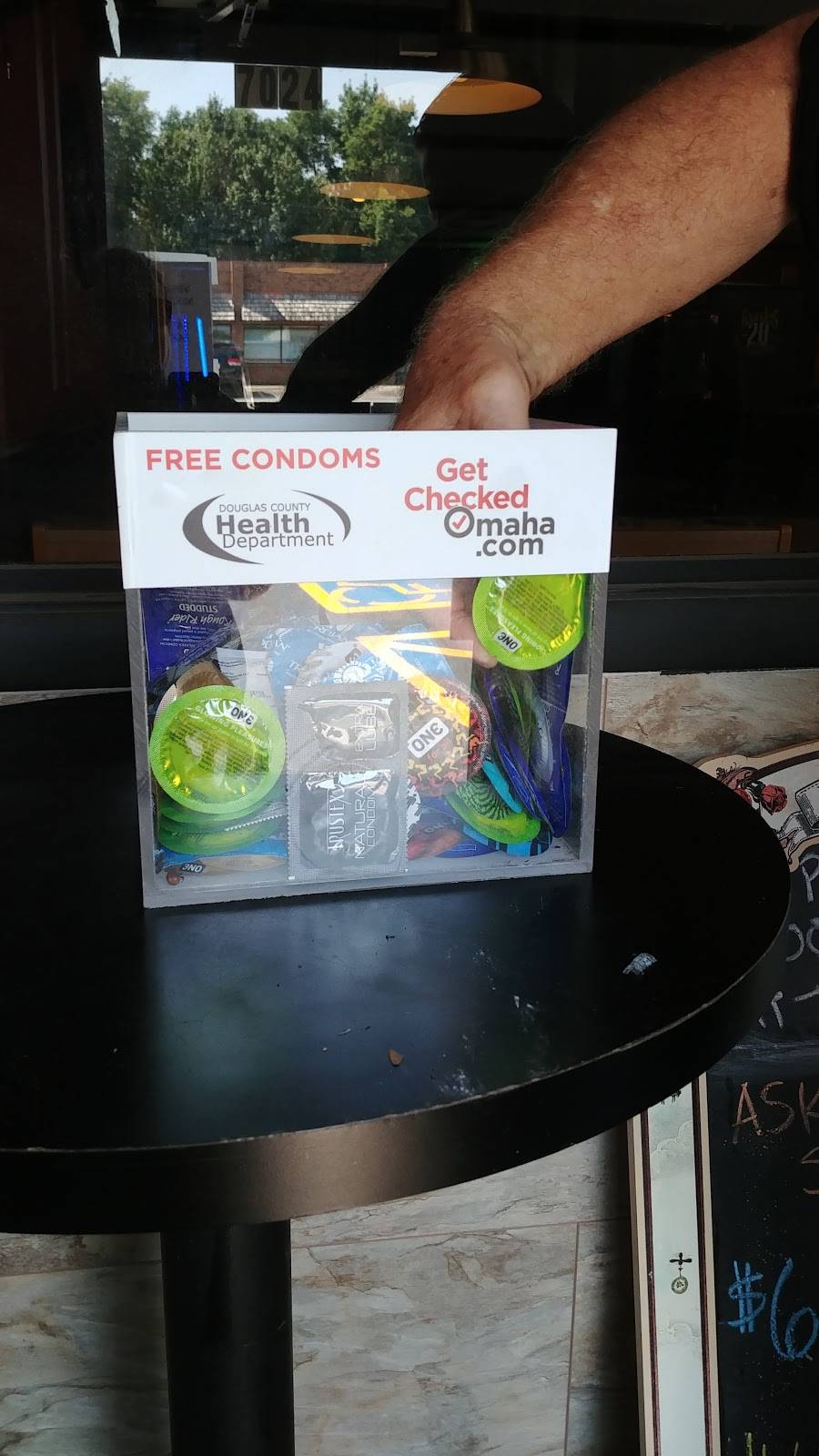 Dundee’s Place Bar and Grill | restaurant | 7024 Maple St, Omaha, NE 68104, USA | 4025024830 OR +1 402-502-4830