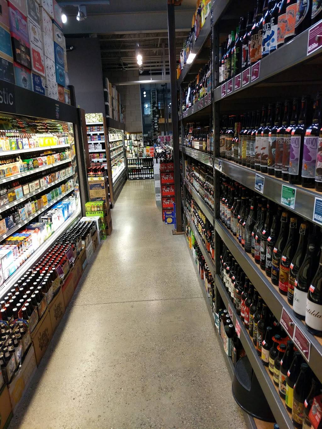 Plum Market | restaurant | 375 N Maple Rd, Ann Arbor, MI 48103, USA | 7348275000 OR +1 734-827-5000