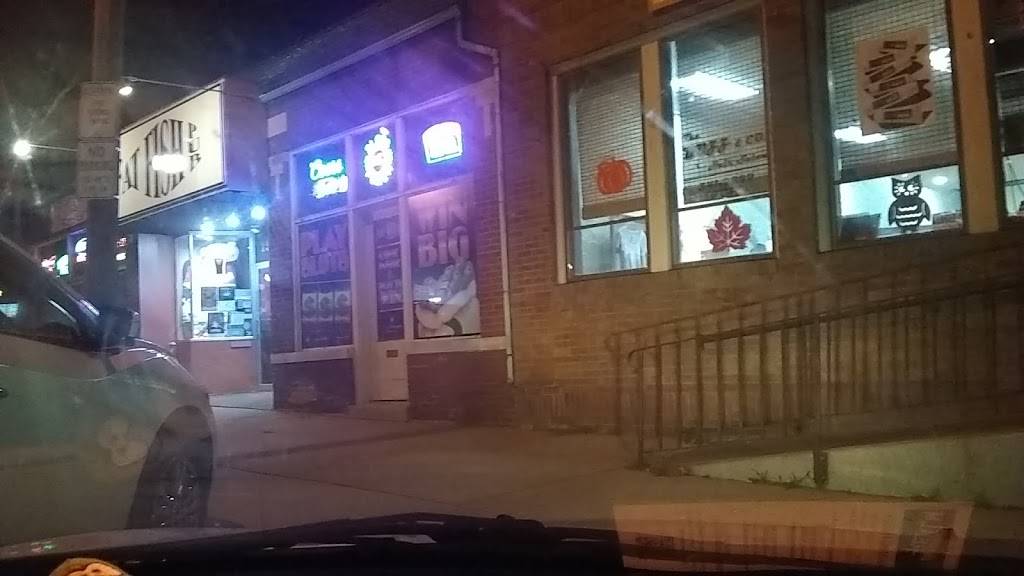 Fat Fish Pub | night club | 158 N Broad St, Galesburg, IL 61401, USA | 3092974386 OR +1 309-297-4386