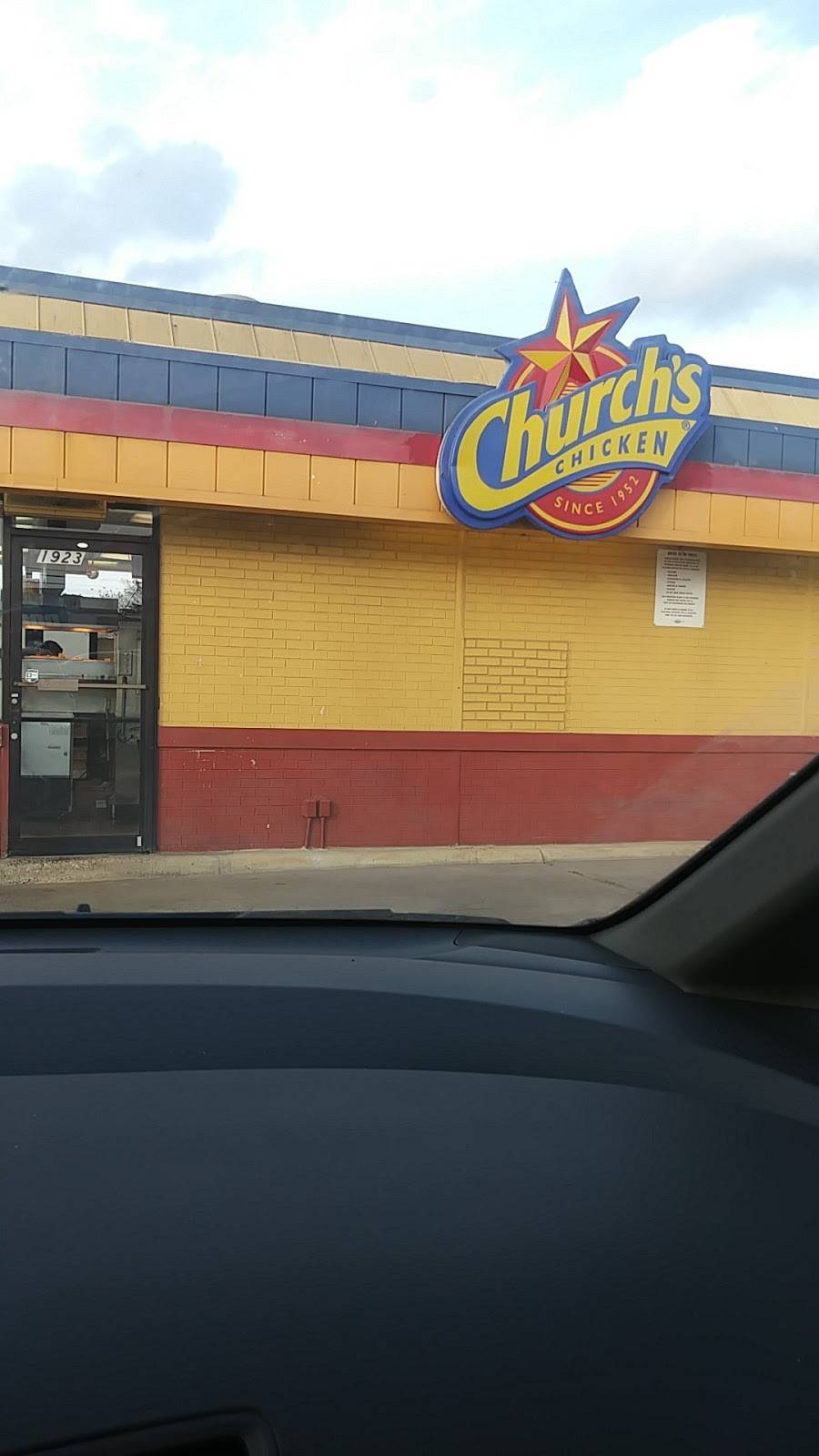 Churchs Chicken | restaurant | 1923 E Park Row Dr, Arlington, TX 76010, USA | 8178612177 OR +1 817-861-2177