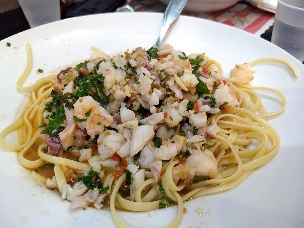 Randazzos Clam Bar | restaurant | 2017 Emmons Ave, Brooklyn, NY 11235, USA | 7186150010 OR +1 718-615-0010