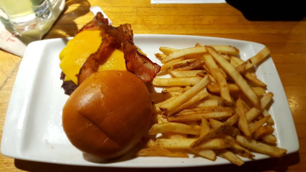 Applebees Grill + Bar | restaurant | 3450 North Rd, Poughkeepsie, NY 12601, USA | 8454860052 OR +1 845-486-0052