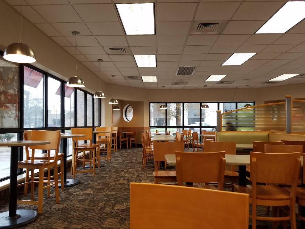 Wendys | restaurant | 3325 N Causeway Blvd, Metairie, LA 70002, USA | 5045137490 OR +1 504-513-7490