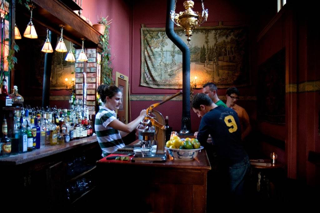 McMenamins Honors Bar | restaurant | Honors Bar, 5736 NE 33rd Ave, Portland, OR 97211, USA | 5032493983 OR +1 503-249-3983