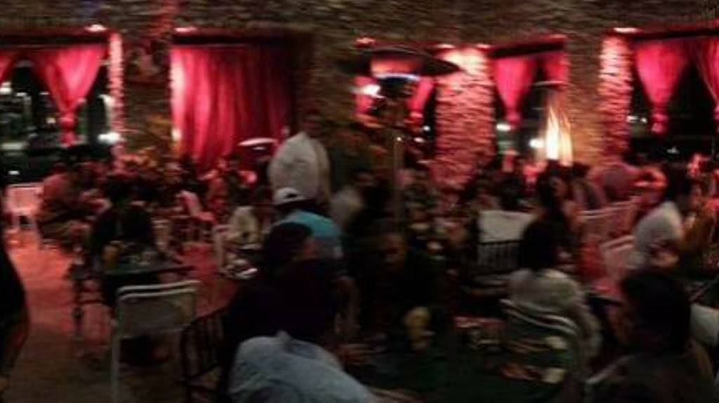 Momos Grill & Hookah | restaurant | 2626 Dupont Dr, Irvine, CA 92612, USA | 9494752200 OR +1 949-475-2200