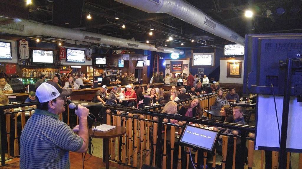 Shoeless Joes Ale House & Grille | restaurant | 10290 W Higgins Rd, Rosemont, IL 60018, USA | 8472965760 OR +1 847-296-5760