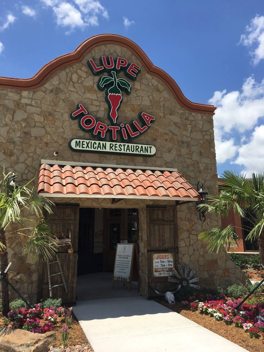 Lupe Tortilla | restaurant | 28302 US-290, Cypress, TX 77433, USA | 2817711120 OR +1 281-771-1120