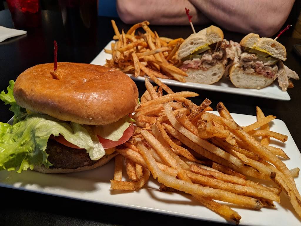 Lukes | restaurant | 133 N Main St, Bluffton, OH 45817, USA | 4193584486 OR +1 419-358-4486