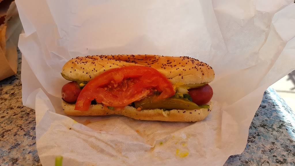 Morrie OMalleys Hot Dogs | restaurant | 3501 S Union Ave, Chicago, IL 60609, USA | 7732472700 OR +1 773-247-2700