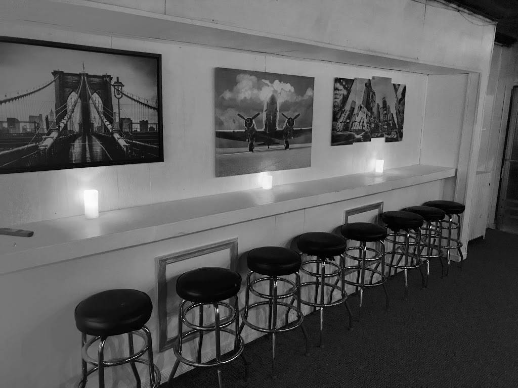 Slik Bar & Grill | restaurant | 77 Mill St, Newburgh, NY 12550, USA | 8457875555 OR +1 845-787-5555