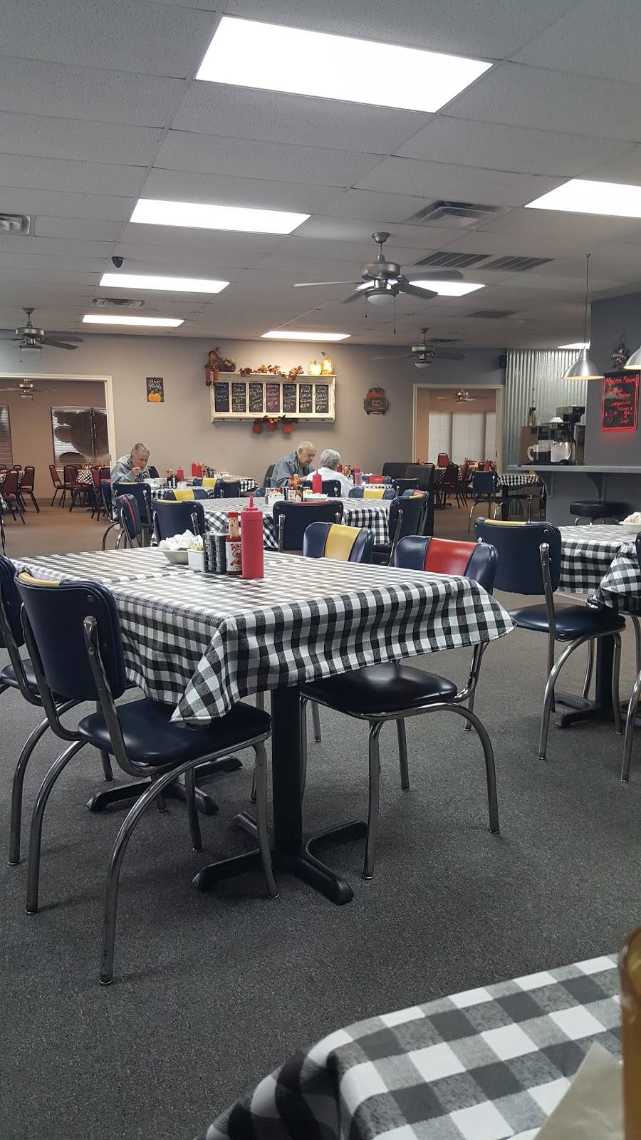 Division Street Diner | restaurant | 1800 W Division St, Arlington, TX 76012, USA | 8172741606 OR +1 817-274-1606