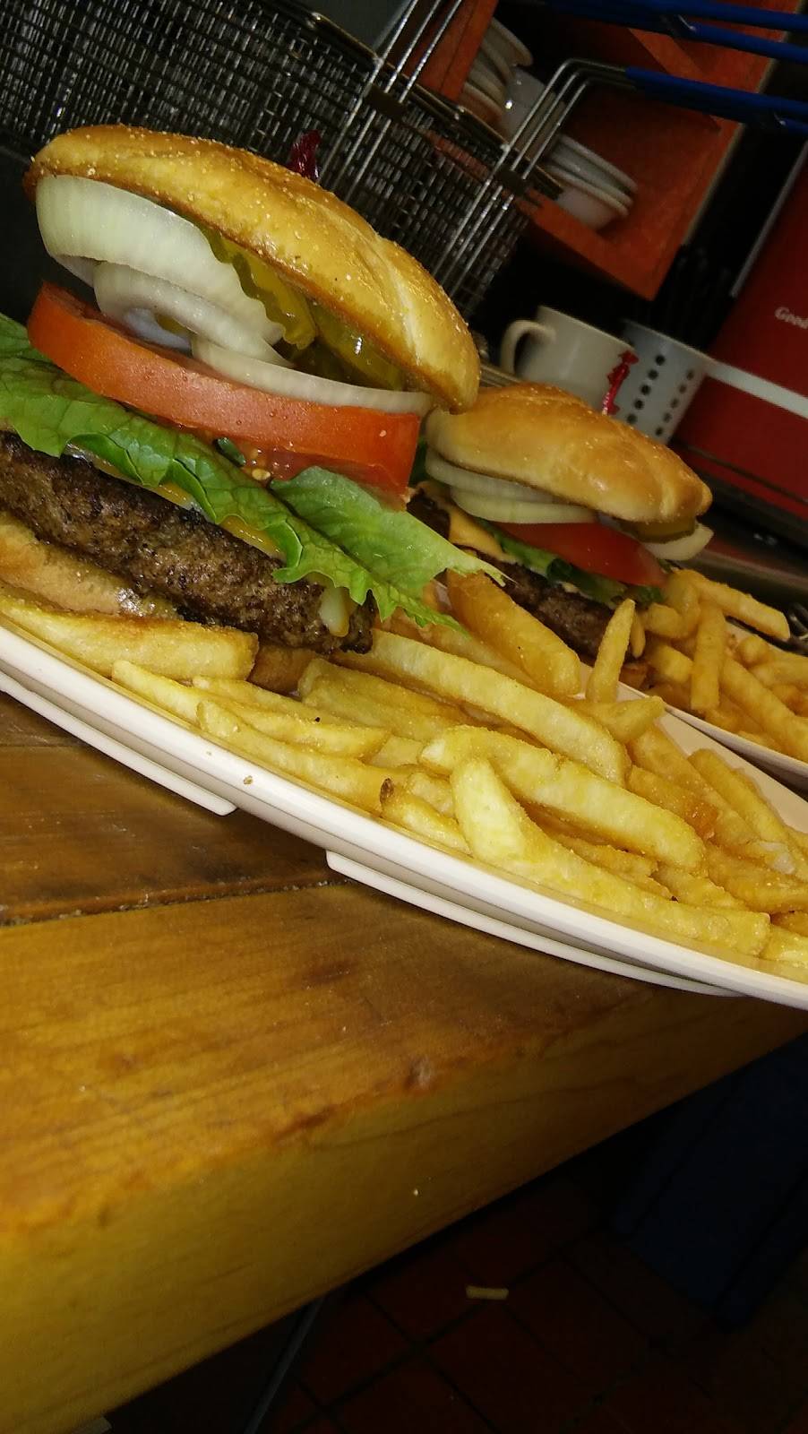 16th Avenue Diner | restaurant | 207 NE 16th Ave, Gainesville, FL 32601, USA | 3523780600 OR +1 352-378-0600