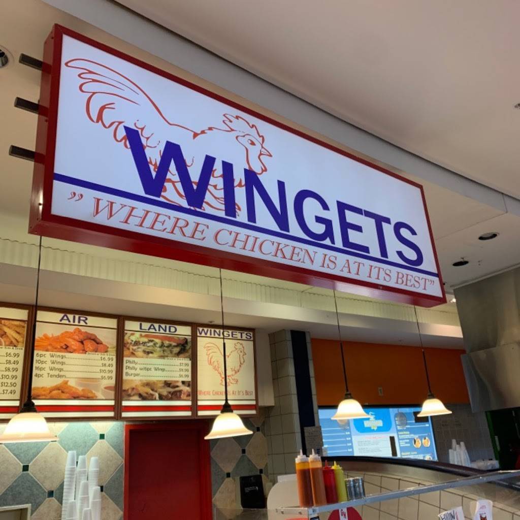 Wingets | restaurant | 12317 University Mall Ct, Tampa, FL 33612, USA | 8136311461 OR +1 813-631-1461