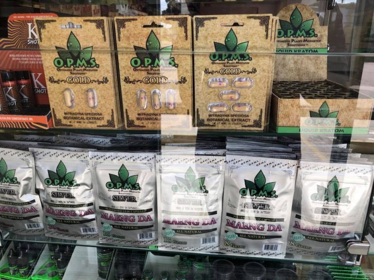 North Syracuse smoke shop & convenience | meal takeaway | 410 S Main St, North Syracuse, NY 13212, USA | 3152145066 OR +1 315-214-5066