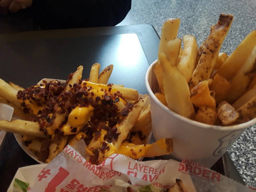 Charleys Philly Steaks | restaurant | 2044 Green Acres Rd S # 220, Valley Stream, NY 11581, USA | 5168253130 OR +1 516-825-3130