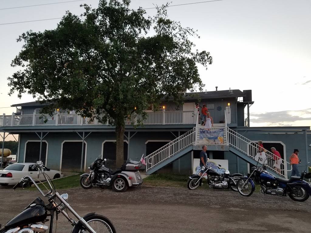 Boathouse Food & Deck | restaurant | 601 N Shore Dr, St Charles, MO 63301, USA | 6362503300 OR +1 636-250-3300