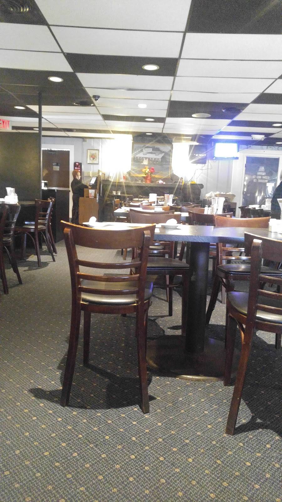 Magonis Ferry Landing | restaurant | 681 Riverside Ave, Somerset, MA 02725, USA | 5086744335 OR +1 508-674-4335