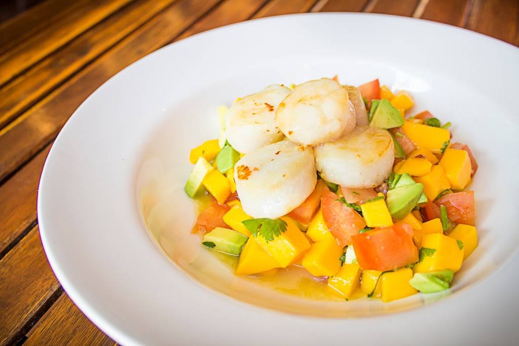 Red Pig Asian Kitchen | restaurant | 2932 N Broadway, Chicago, IL 60657, USA | 7734729999 OR +1 773-472-9999