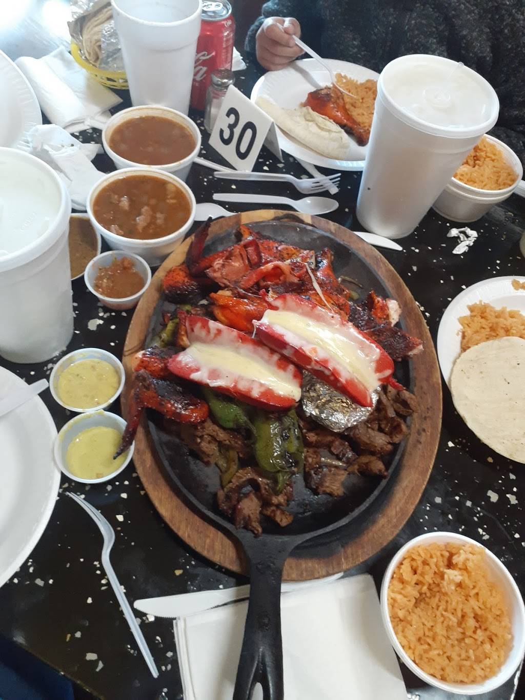 Pollos Asados de Sinaloa | restaurant | 6020 S Flores St, San Antonio, TX 78214, USA | 2103702591 OR +1 210-370-2591