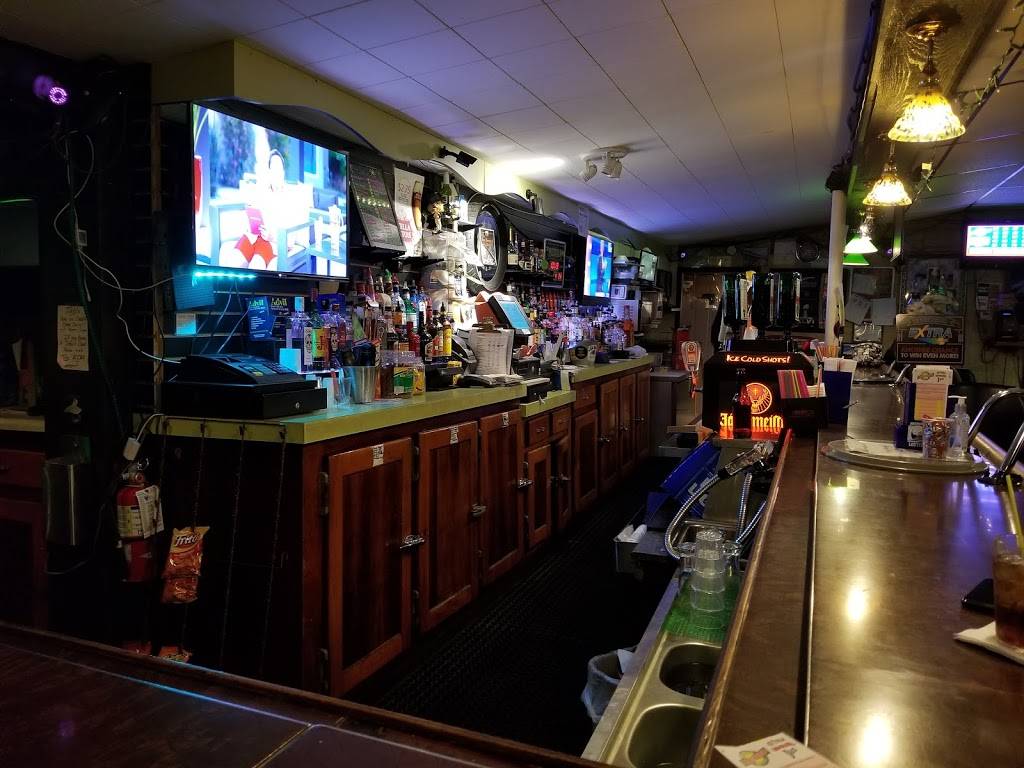 DJs Pub & Grill | restaurant | 2064 Henry St, Muskegon, MI 49441, USA | 2317552791 OR +1 231-755-2791