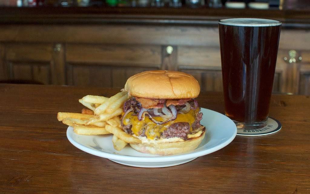 two8two Bar & Burger | restaurant | 282 Atlantic Ave, Brooklyn, NY 11201, USA | 7185962282 OR +1 718-596-2282