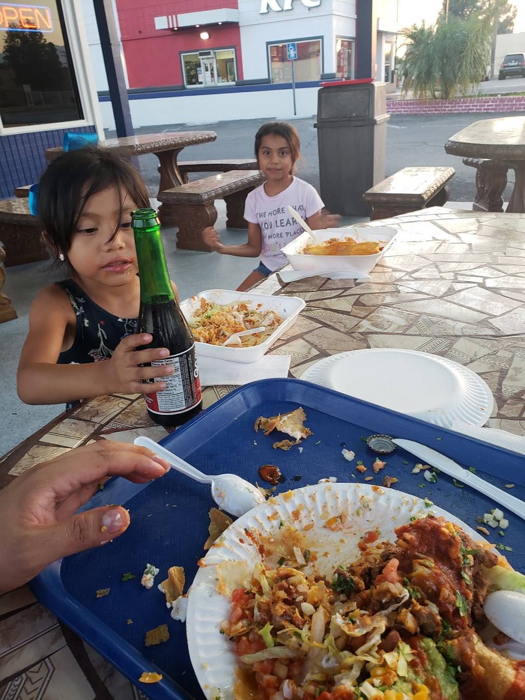 Tacos La Estrella | restaurant | 271 E Foothill Blvd, Rialto, CA 92376, USA | 9098758443 OR +1 909-875-8443