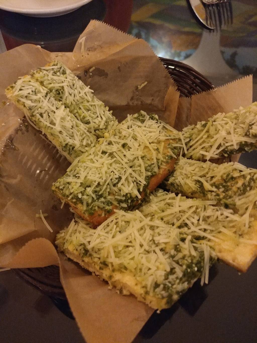 Hugs Italian Restaurant | restaurant | 204 US-1, Falmouth, ME 04105, USA | 2077813342 OR +1 207-781-3342