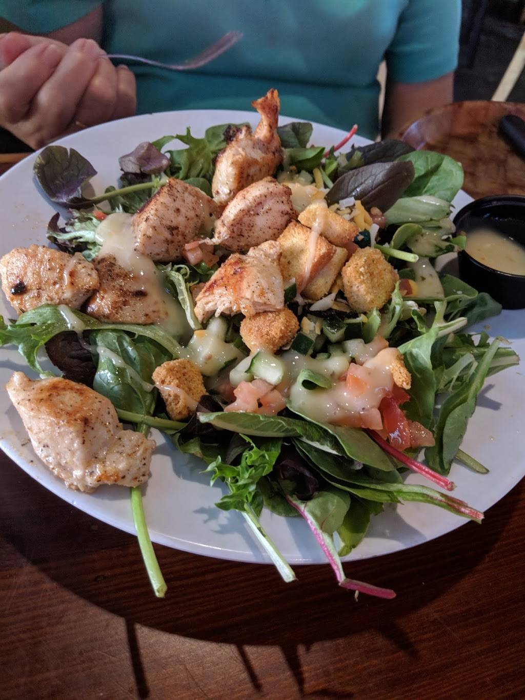 Hooters | restaurant | 1507 S Coast Dr, Costa Mesa, CA 92626, USA | 7144270755 OR +1 714-427-0755