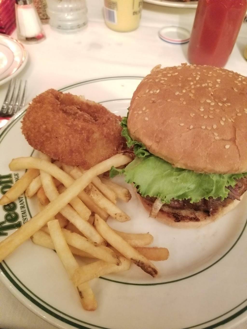 Tee-Off Restaurant and Lounge | restaurant | 3627 State St, Santa Barbara, CA 93105, USA | 8056871616 OR +1 805-687-1616