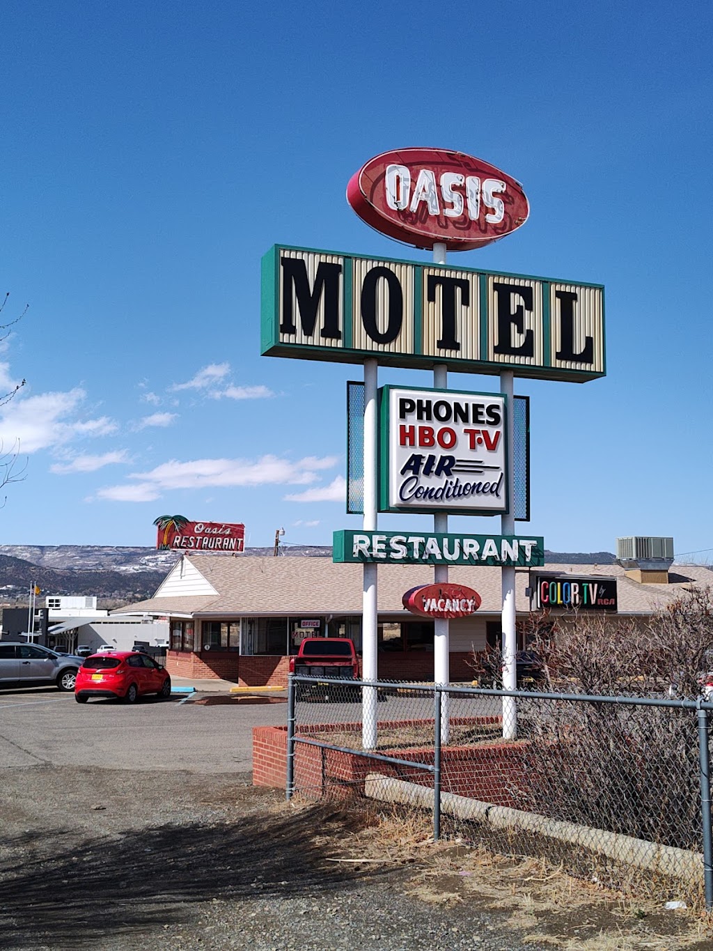 Oasis Restaurant and Motel | restaurant | 1445 S N 2nd St, Raton, NM 87740, USA | 5754452221 OR +1 575-445-2221